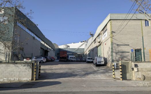 Nave industrial de alquiler en Abrera de 609 m²