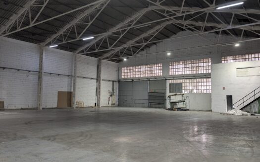 Nave industrial de alquiler en L’Hospitalet de 2.150 m²