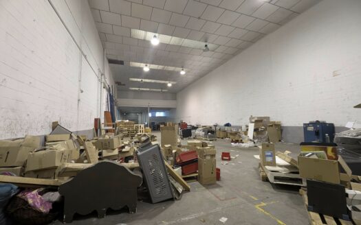 Nave en alquiler/venta en Molins de Rei de 901 m²