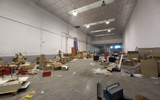 Nave en alquiler/venta en Molins de Rei de 901 m²