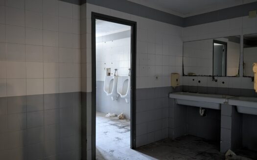 Nave en alquiler/venta en Molins de Rei de 901 m²