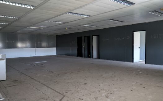 Nave en alquiler/venta en Molins de Rei de 901 m²