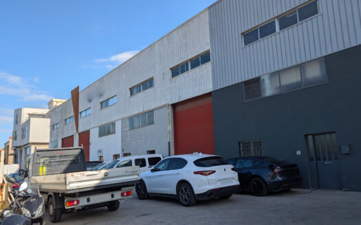 Nave en alquiler/venta en Molins de Rei de 901 m²