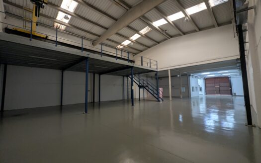 Nave de alquiler en Sant Joan Despi de 874 m²