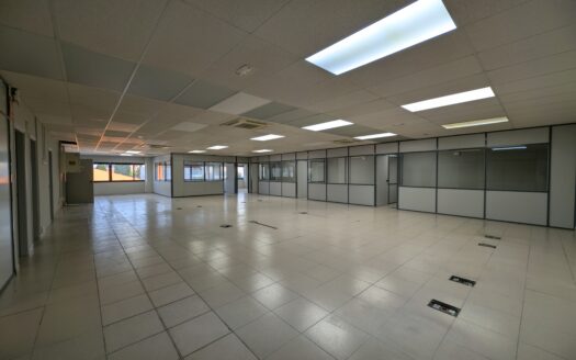 Nave de alquiler en Sant Joan Despi de 874 m²
