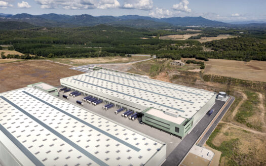 Nave de alquiler en Sils de 57.111 m²