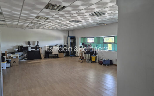 Nave Logística en Venta en Camarma de Esteruelas de 1.349 m²