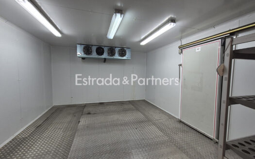 Nave Logística en Venta en Camarma de Esteruelas de 1.349 m²