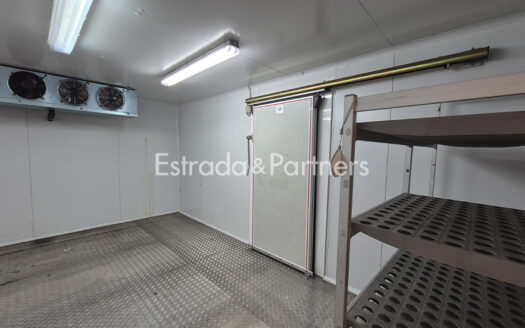 Nave Logística en Venta en Camarma de Esteruelas de 1.349 m²