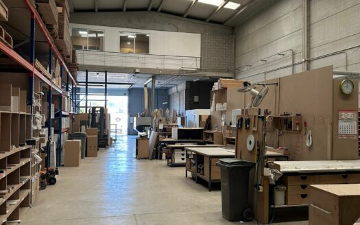 Nave en alquiler en Sant Andreu de la Barca de 628 m²