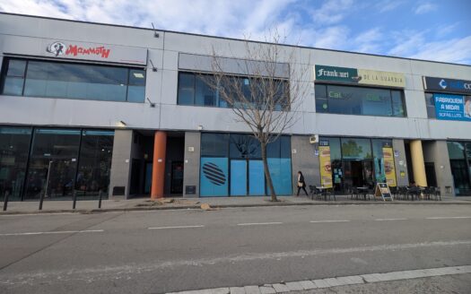 Nave comercial de alquiler en Sant Boi de Llobregat de 335m²