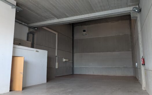 Nave comercial de alquiler en Sant Boi de Llobregat de 335m²