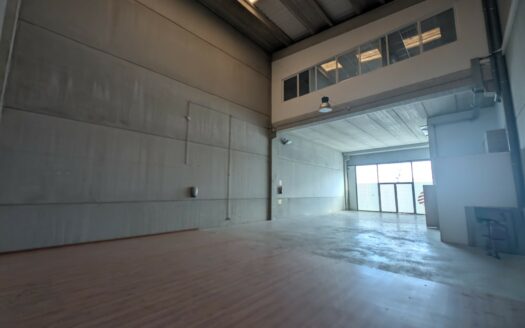 Nave comercial de alquiler en Sant Boi de Llobregat de 335m²