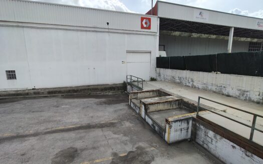 Nave logística de alquiler en Sant Andreu de la Barca de 3.700 m²