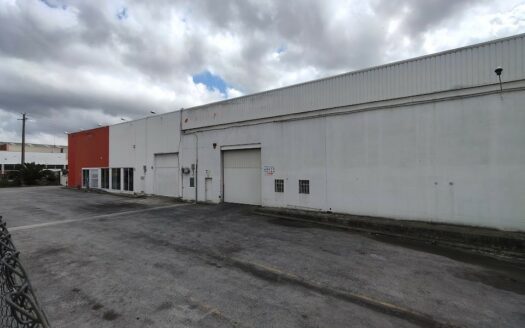 Nave logística de alquiler en Sant Andreu de la Barca de 3.700 m²