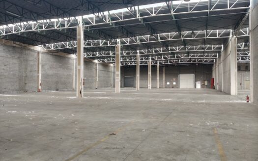 Nave logística de alquiler en Sant Andreu de la Barca de 3.700 m²