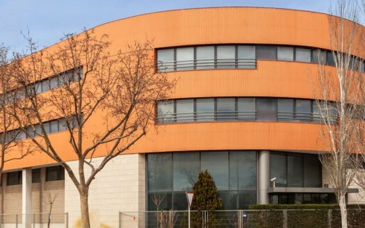 Plataforma logística de alquiler en la Zona Franca de 15.240 m²