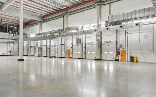 Nave de alquiler en Sant Esteve de Sesrovires de 28.882 m²