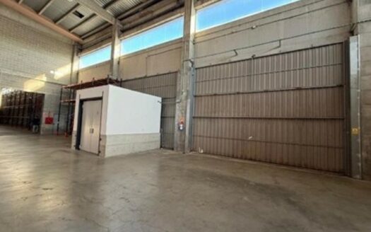 Nave de alquiler en Sant Boi de Llobregat de 3.809 m²