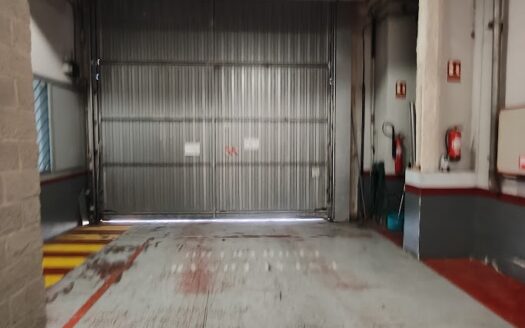 Nave de alquiler en L’Hospitalet de Llobregat de 1.232 m²