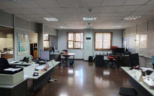 Nave de alquiler en L’Hospitalet de Llobregat de 1.232 m²