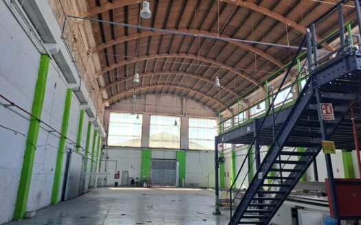 Nave de alquiler en L’Hospitalet de Llobregat de 1.249 m²