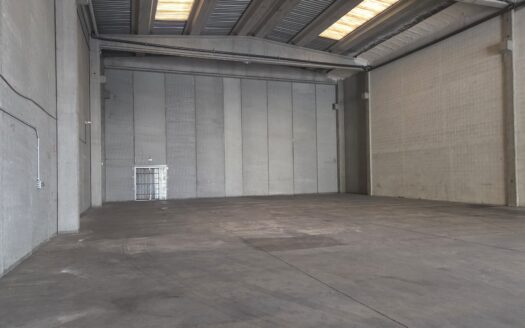 Nave de alquiler en L’Hospitalet de Llobregat de 630 m²