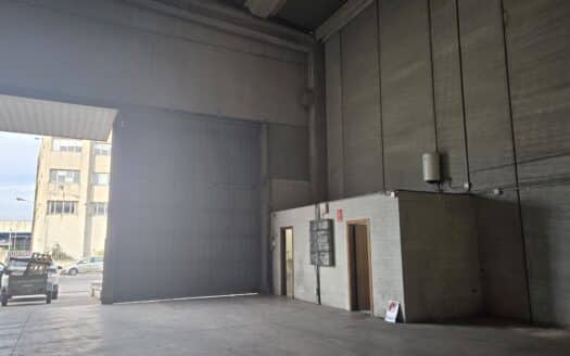 Nave de alquiler en L’Hospitalet de Llobregat de 630 m²